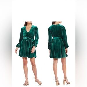 NWT Badgley Mischka Harmony Long Sleeve Sash Belt Stretch Velvet Dress size 8